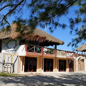 https://xcalak-caribe-lodge.quintano-roohotels.com